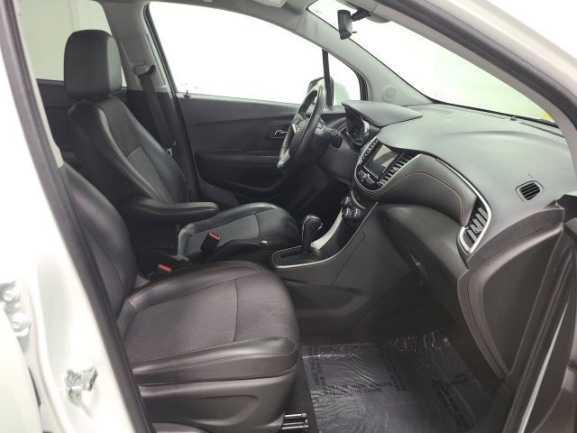 Used 2019 Chevrolet Trax LT w/ LT Convenience Package FWD image 9