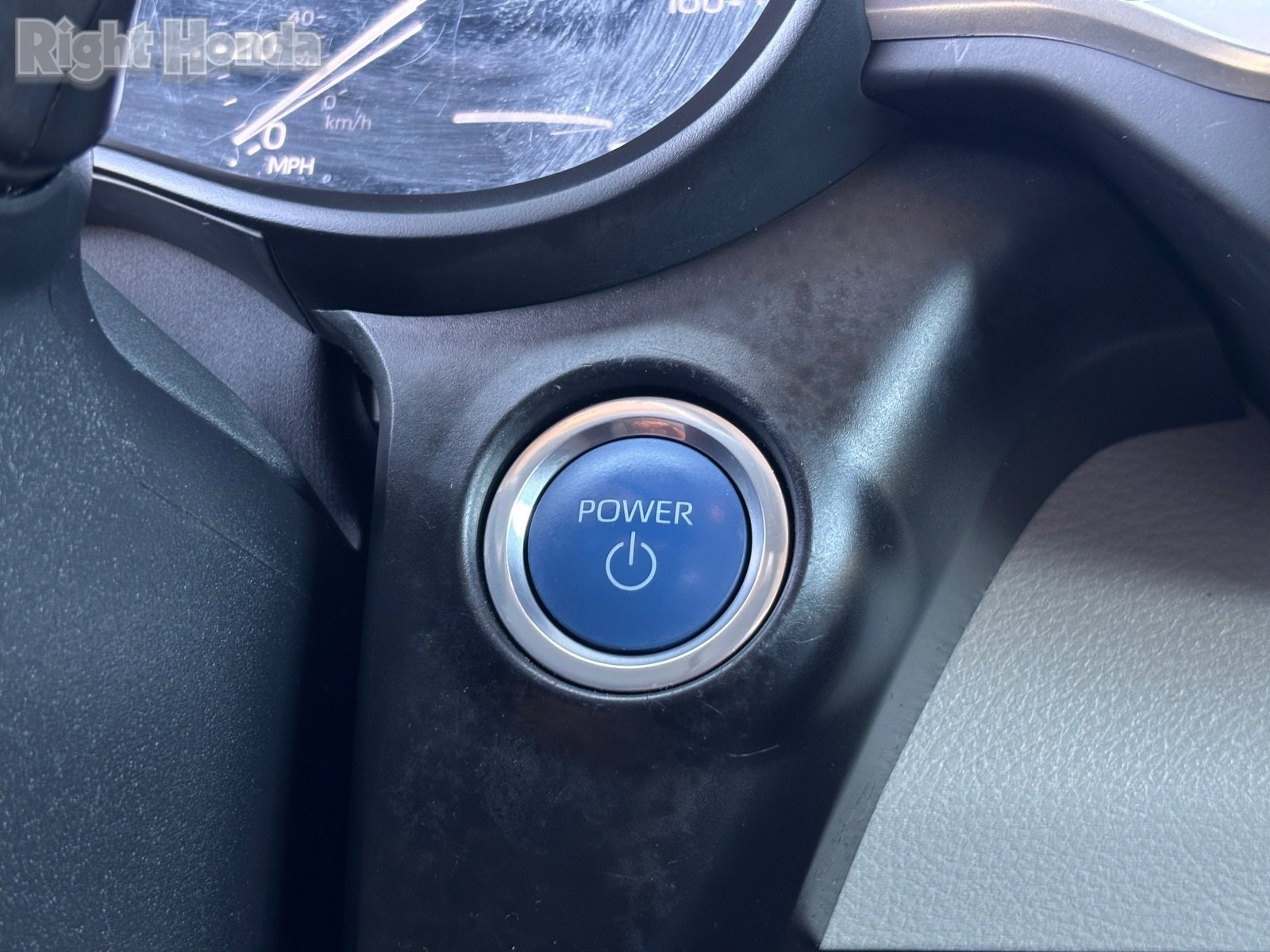 Used 2024 Toyota Sienna XLE image 29