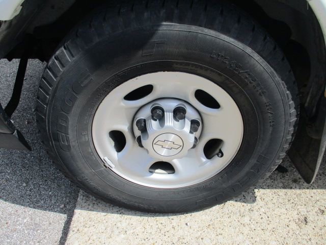 Used 2017 Chevrolet Express 3500 Extended image 26