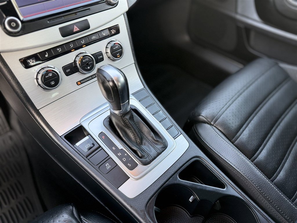 Used 2013 Volkswagen CC Sport image 22