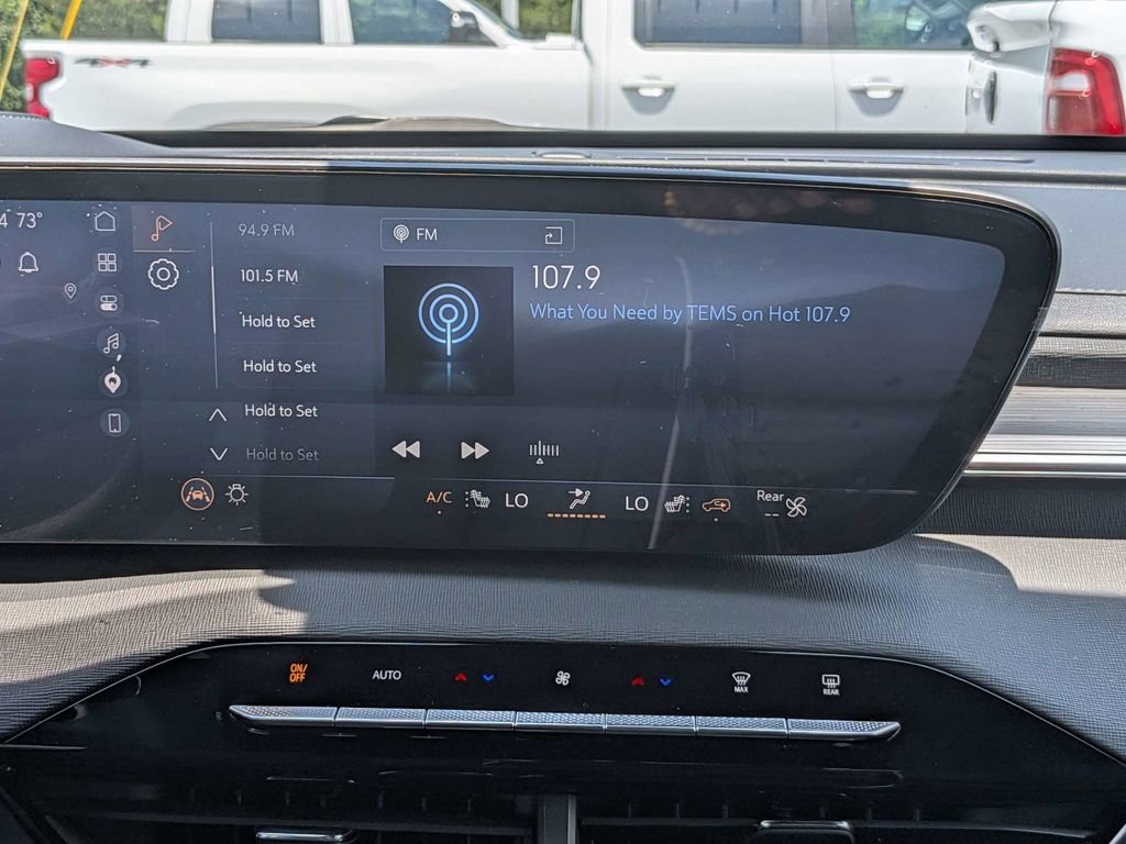 Used 2025 Buick Enclave Preferred w/ Power Package FWD image 18