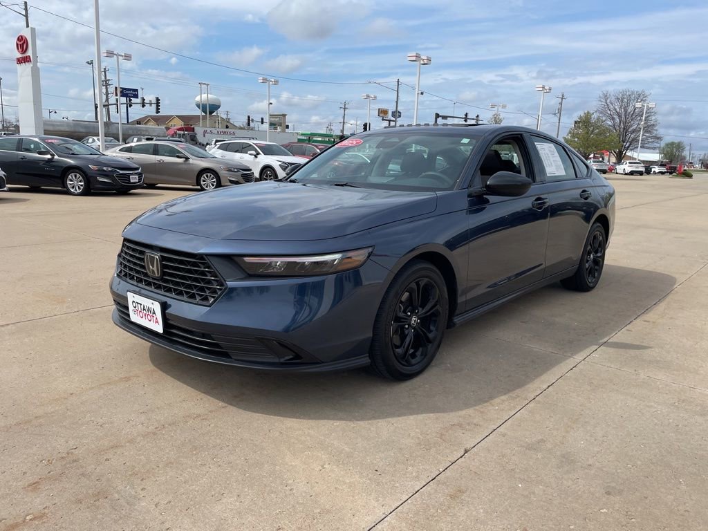 Used 2025 Honda Accord SE image 2