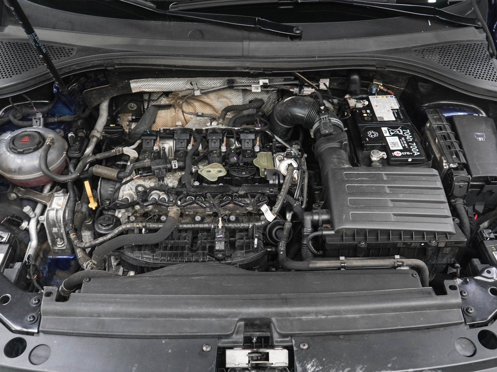 Used 2024 Volkswagen Tiguan SEL R-Line AWD/4WD image 32