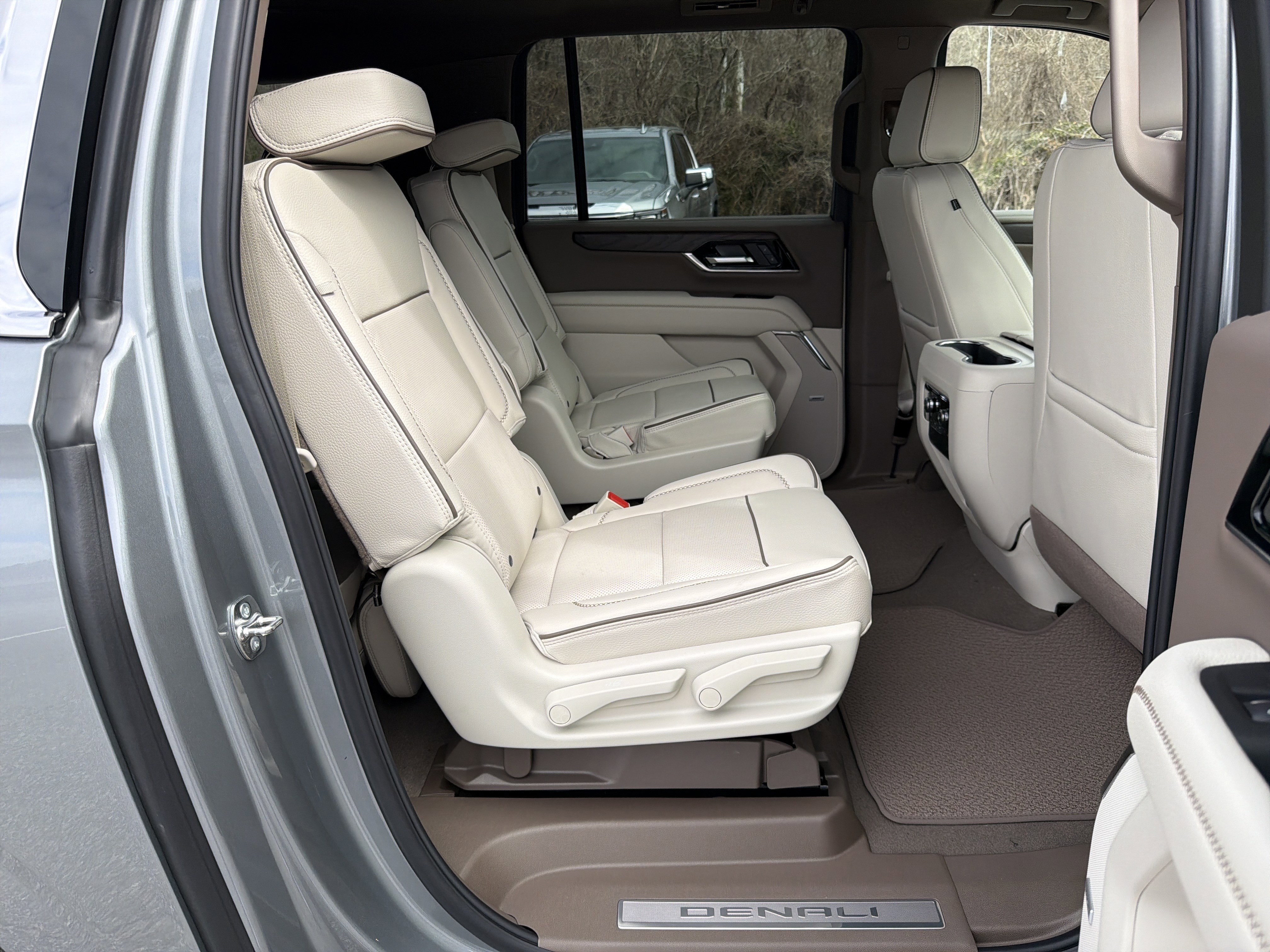 New 2026 GMC Yukon XL Denali image 19