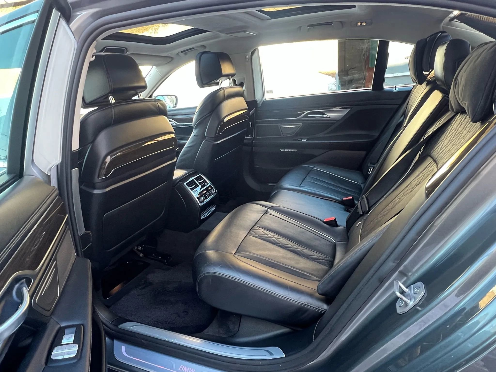 Used 2016 BMW 750i xDrive 750i xDrive Sedan 4D image 28