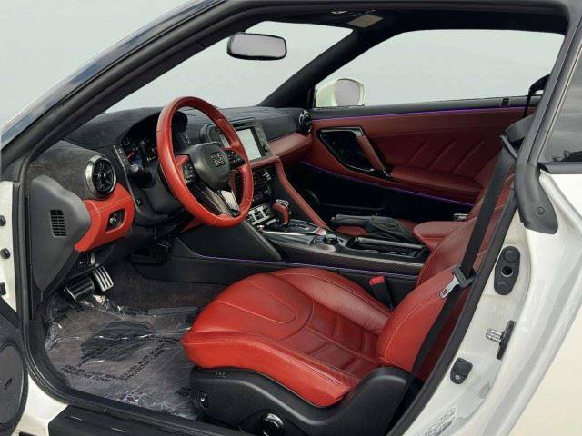 Used 2024 Nissan GT-R w/ Floor Mat Package AWD/4WD image 23