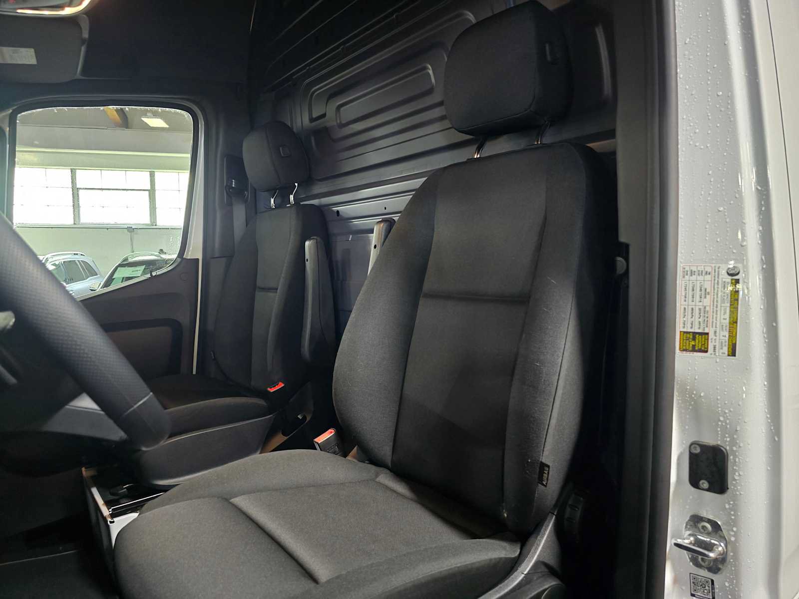 Used 2025 Mercedes-Benz Sprinter 2500 image 21
