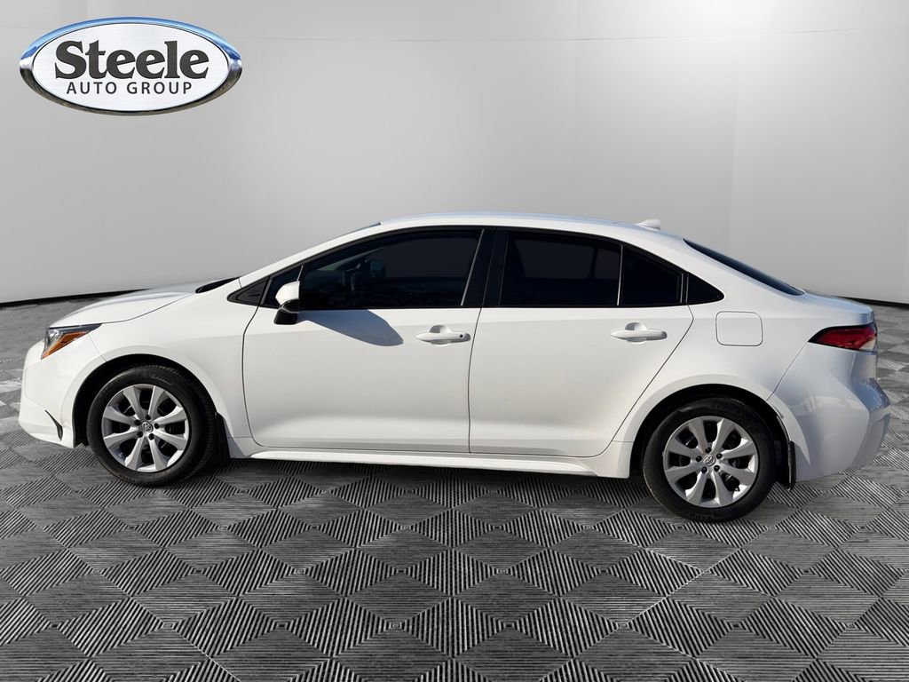 Used 2024 Toyota Corolla LE image 2