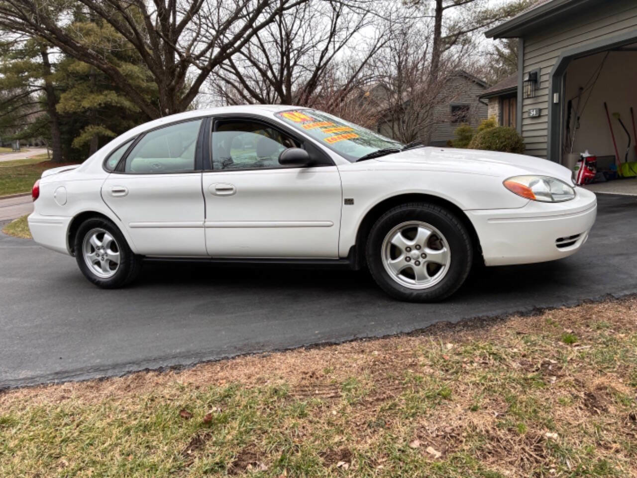 Used 2004 Ford Taurus SES image 11