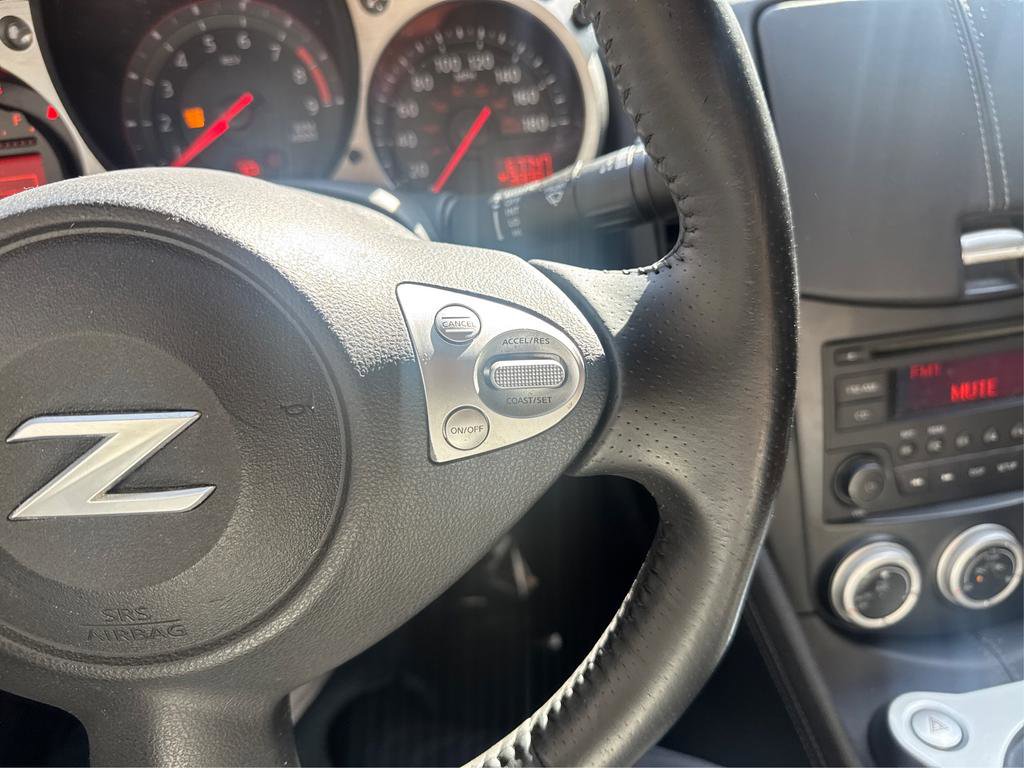 Used 2016 Nissan 370Z Touring image 28