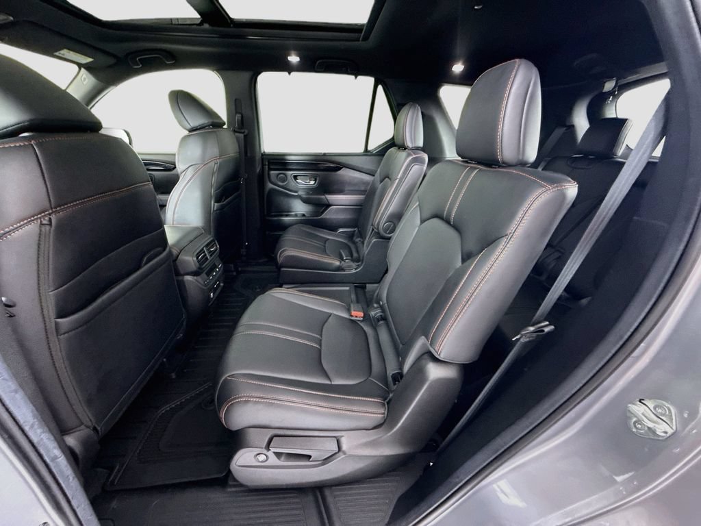Certified 2025 Honda Pilot TrailSport image 21