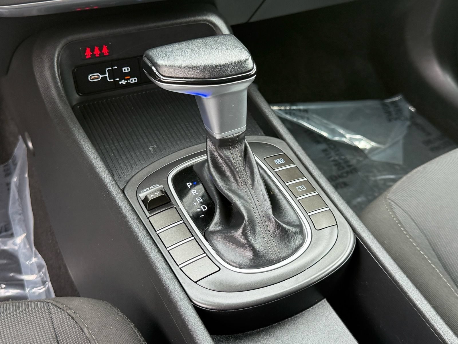 Used 2025 Hyundai Kona SEL FWD image 24