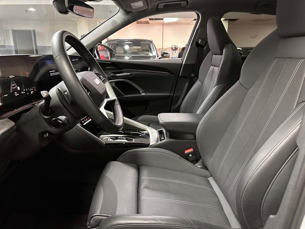 Used 2025 Audi Q5 Premium Plus w/ Premium Plus image 15