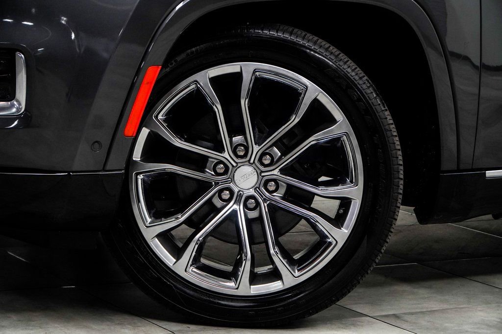 Used 2022 Jeep Grand Wagoneer Series II w/ Convenience Group III image 3