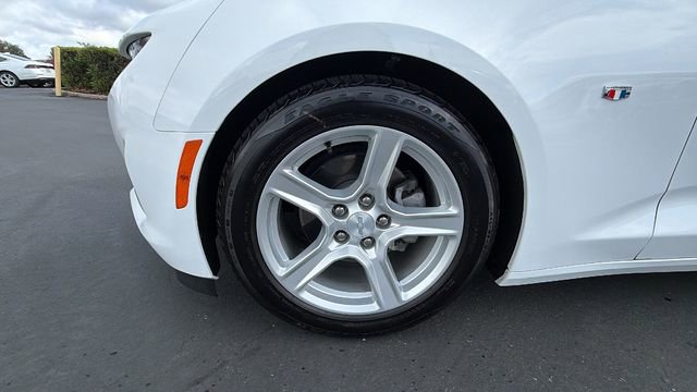 Used 2024 Chevrolet Camaro LT w/ Technology Package image 10