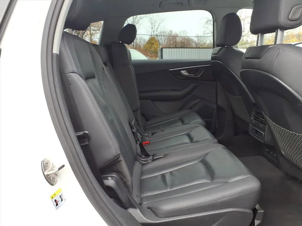 Used 2023 Audi Q7 3.0T Premium Plus image 16