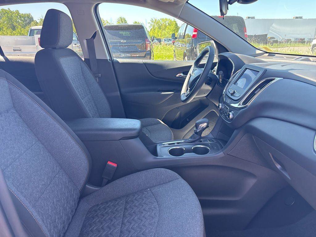 Used 2024 Chevrolet Equinox LT AWD/4WD image 38