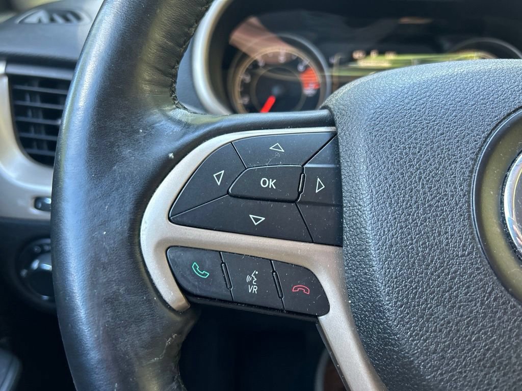 Used 2016 Jeep Cherokee Sport w/ Cold Weather Group AWD/4WD image 24