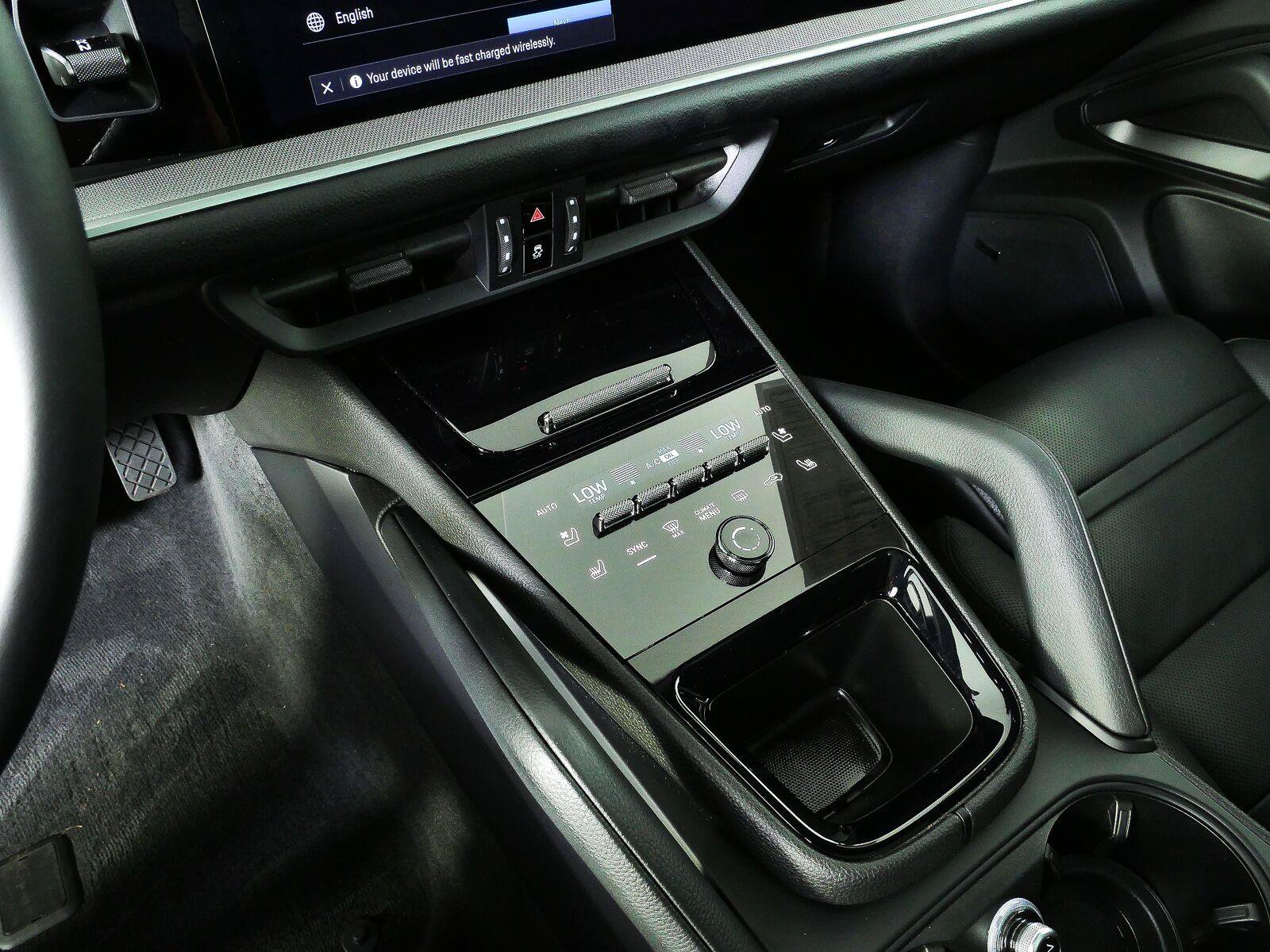 Certified 2024 Porsche Cayenne Coupe AWD/4WD image 13