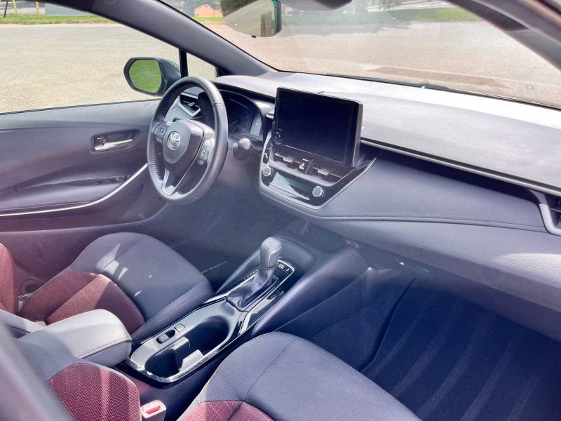 Used 2025 Toyota Corolla SE image 31