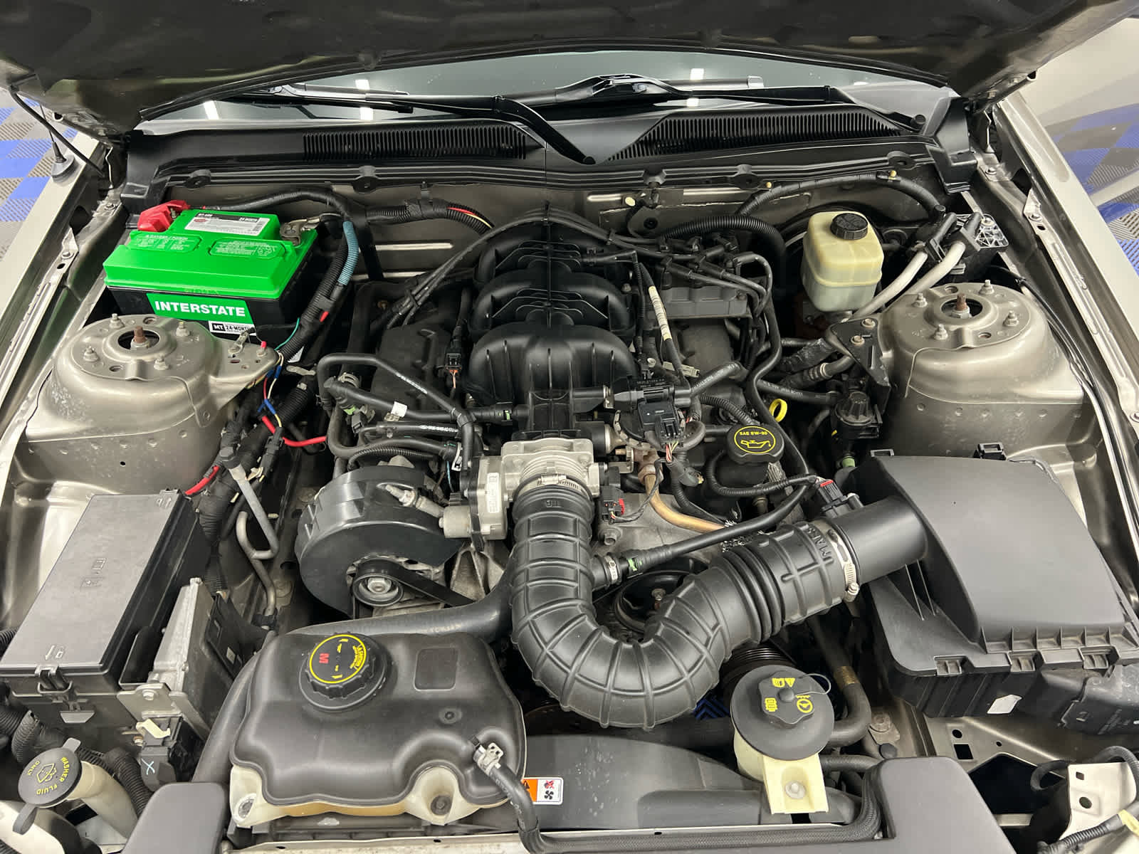 Used 2005 Ford Mustang Deluxe image 14