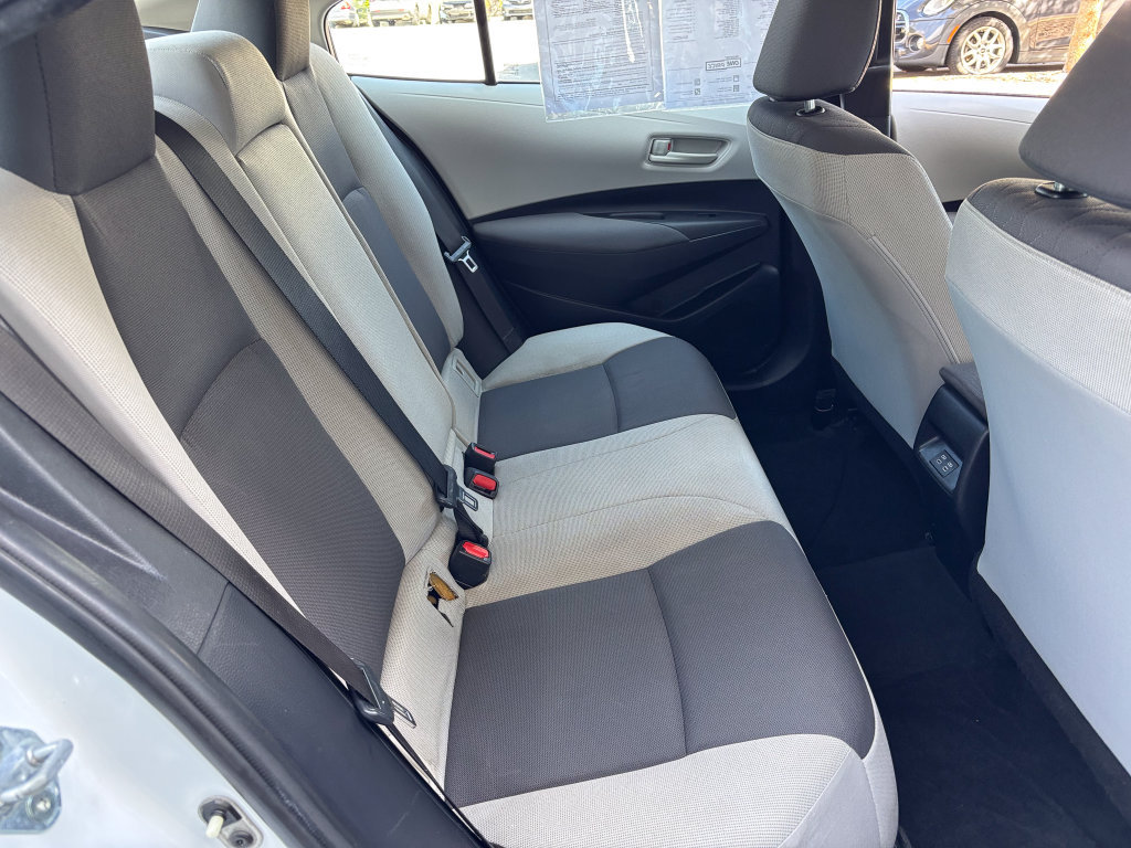 Used 2025 Toyota Corolla LE FWD image 32