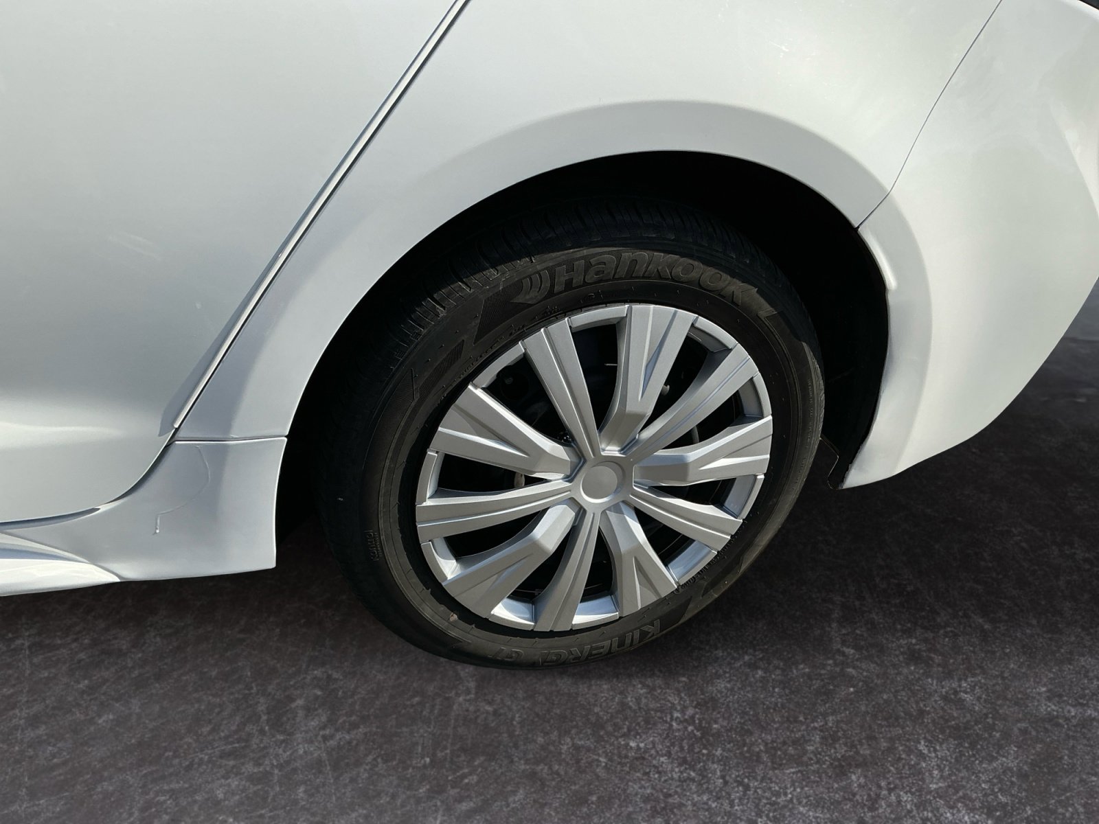 Used 2025 Toyota Corolla LE w/ Convenience Package image 9