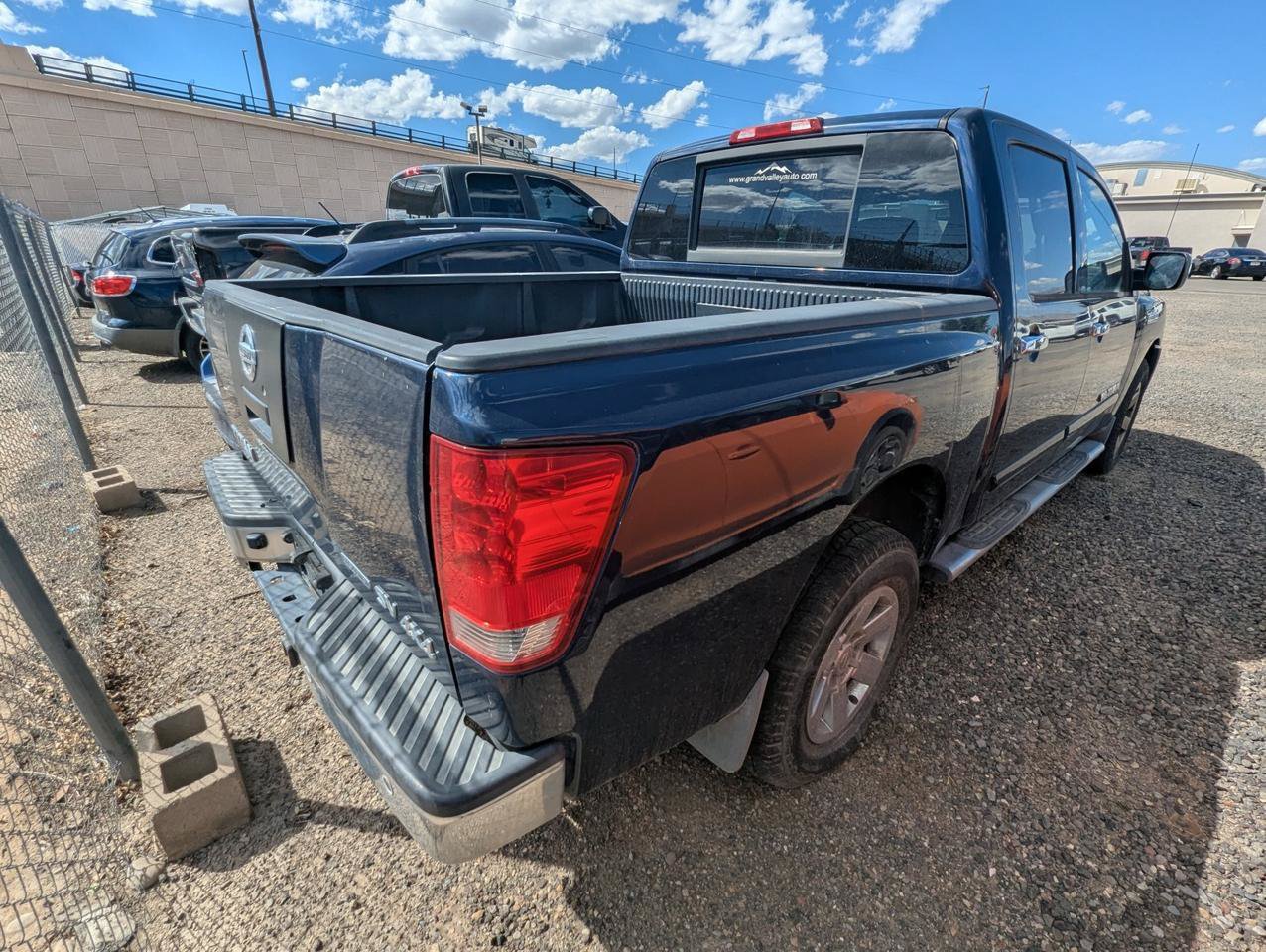 Used 2011 Nissan Titan SV w/ SV Value Truck Pkg AWD/4WD image 3