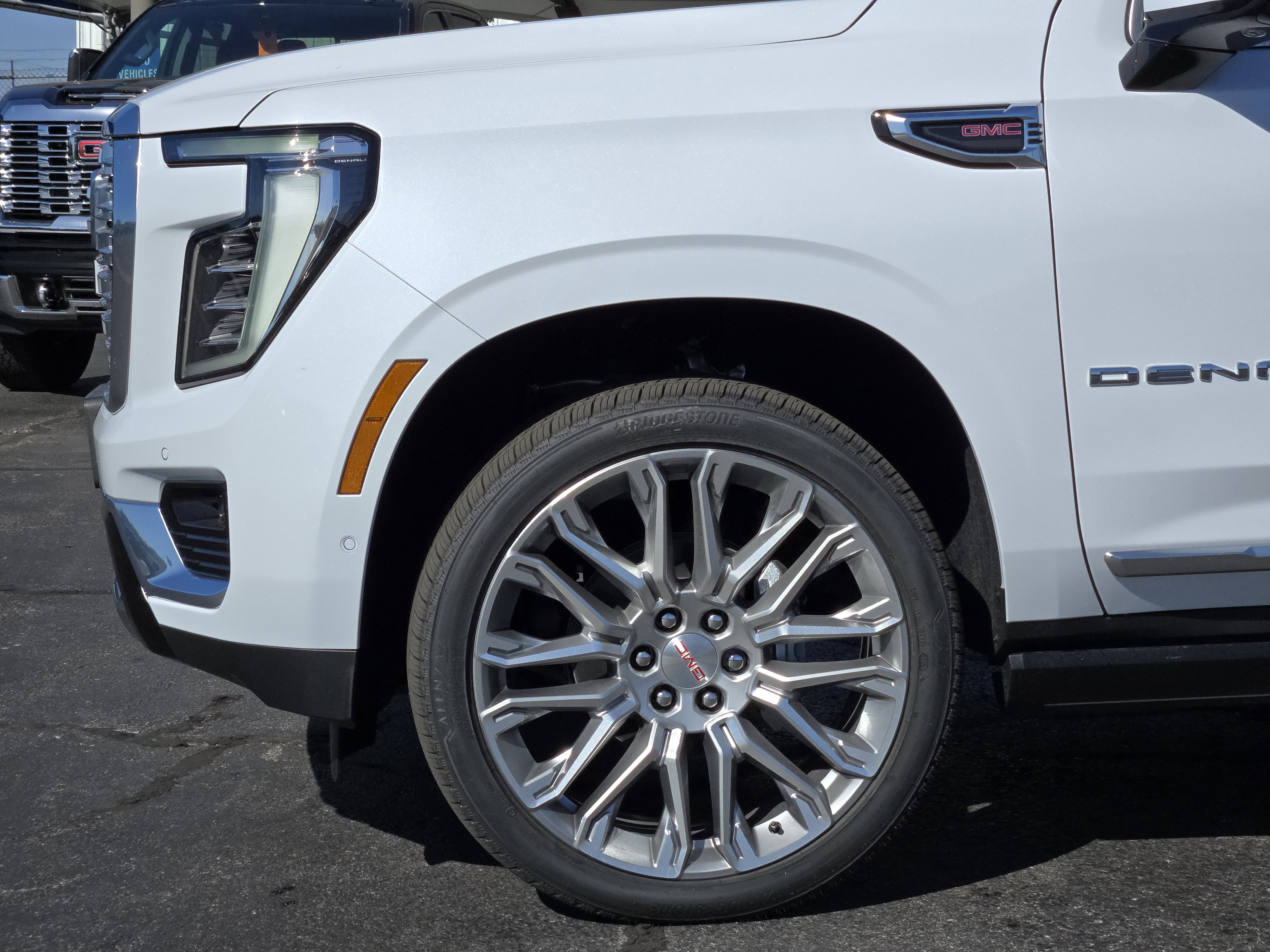 New 2026 GMC Yukon XL Denali w/ Denali Reserve Package image 5