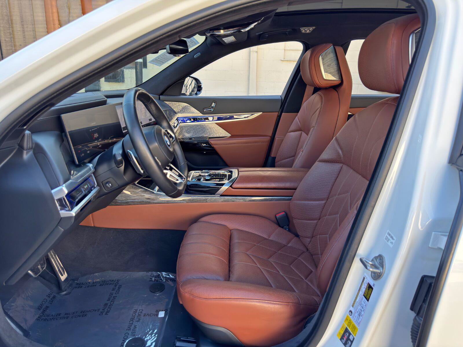 Used 2024 BMW i7 xDrive60 AWD/4WD image 16