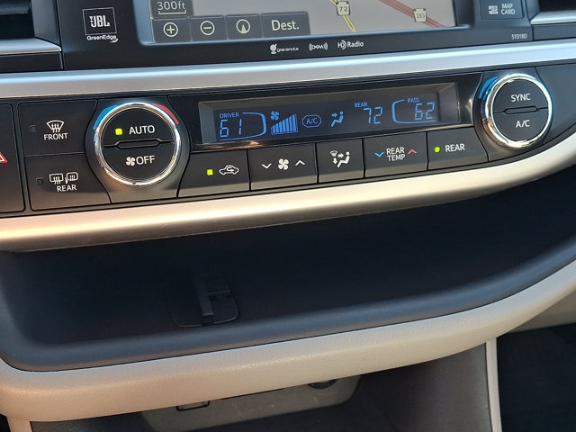 Used 2018 Toyota Highlander Limited AWD/4WD image 18