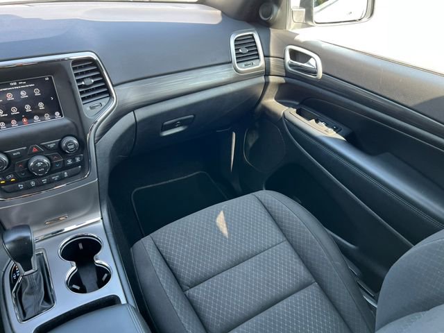 Used 2021 Jeep Grand Cherokee Laredo image 30