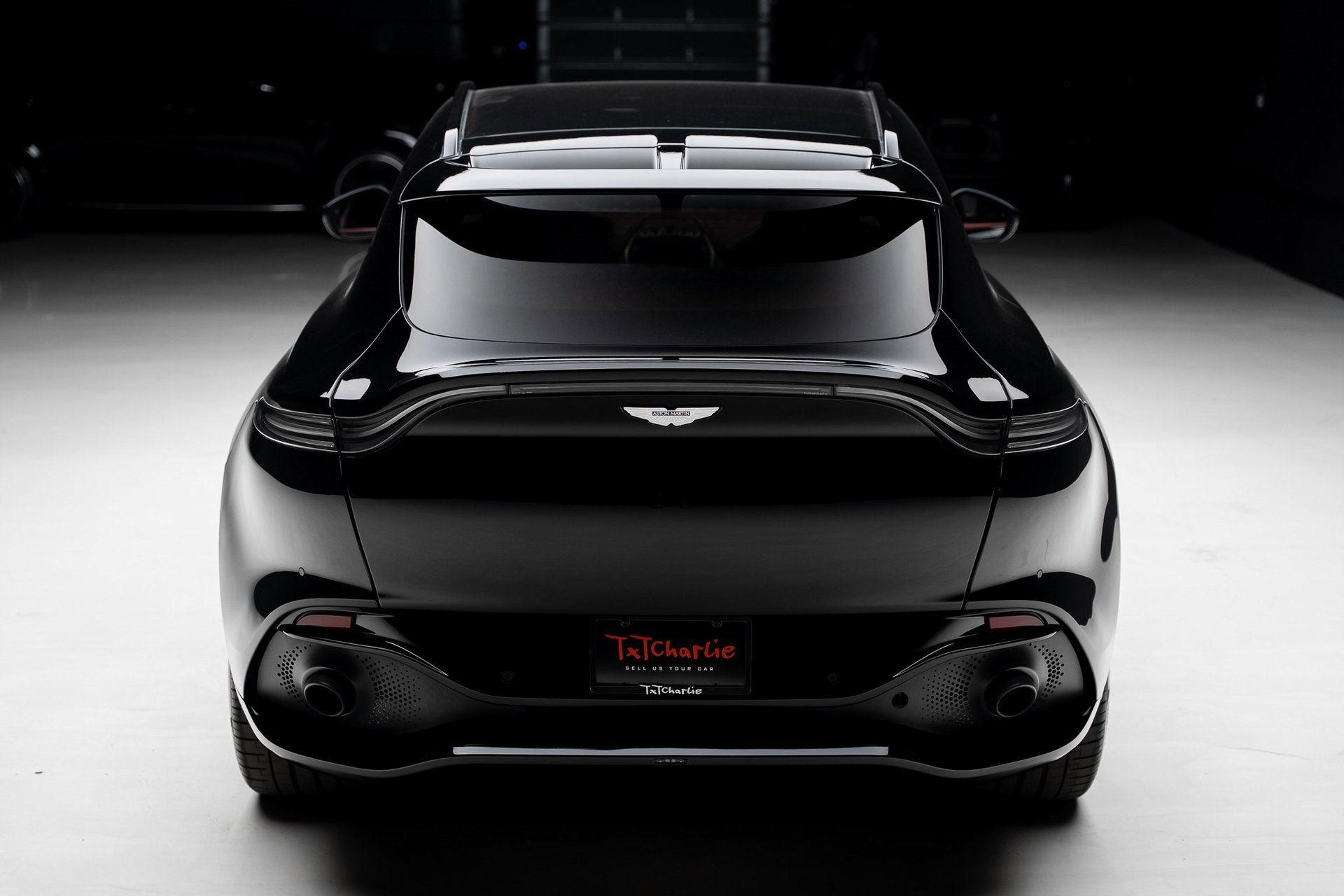 Used 2021 Aston Martin DBX image 25