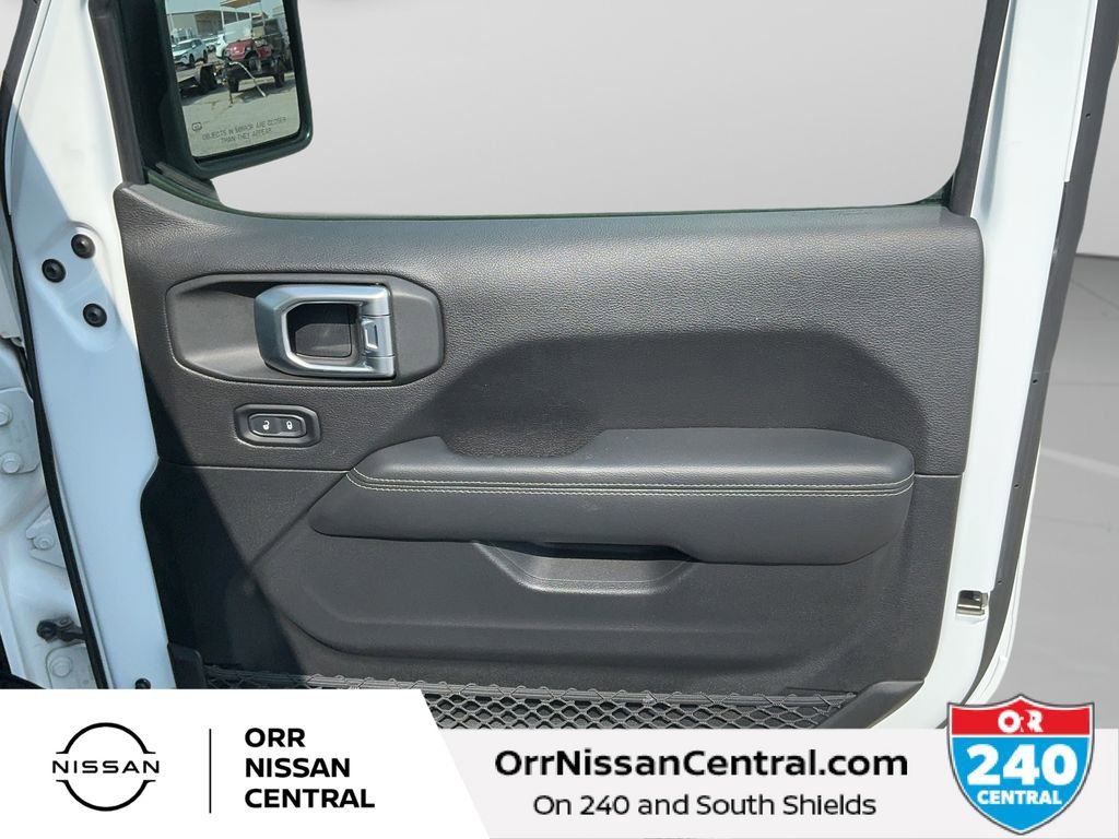 Used 2020 Jeep Gladiator Overland w/ Cold Weather Group image 10