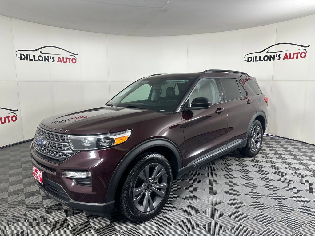 Used 2023 Ford Explorer XLT w/ Equipment Group 202A image 2