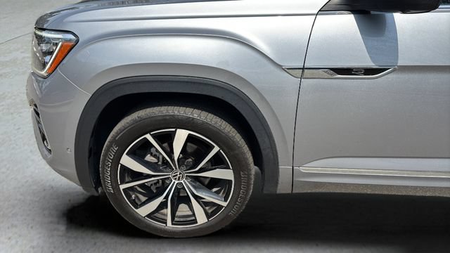 Used 2024 Volkswagen Atlas SEL Premium R-Line AWD/4WD image 32