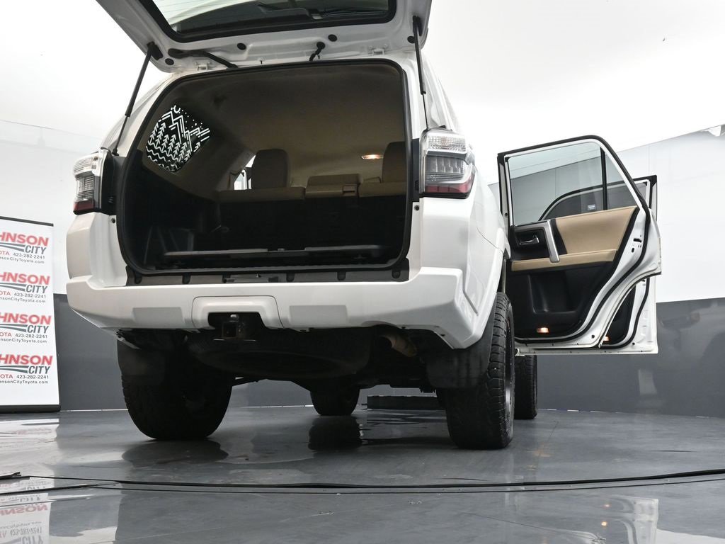 Used 2016 Toyota 4Runner SR5 image 41