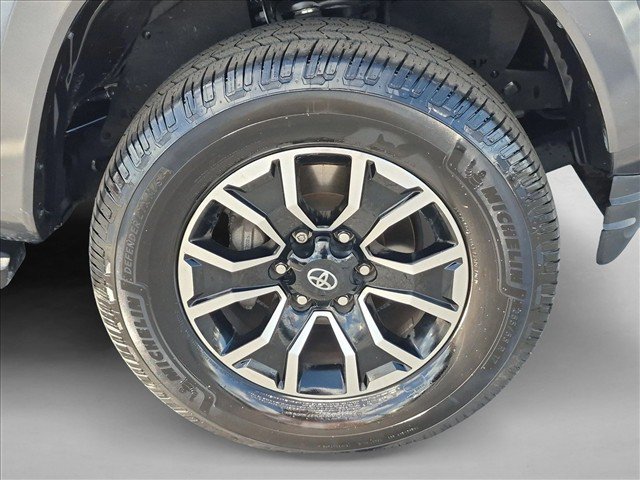 Used 2022 Toyota Tacoma TRD Sport w/ Technology Package RWD image 21