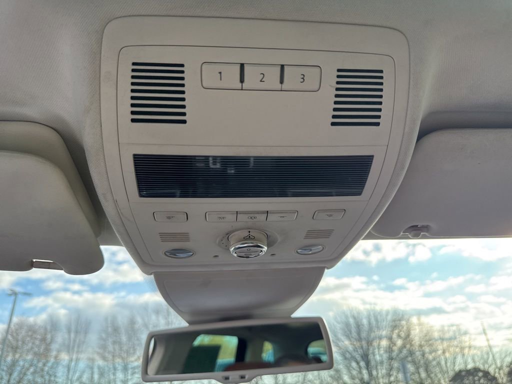 Used 2016 Volkswagen Touareg Executive image 29