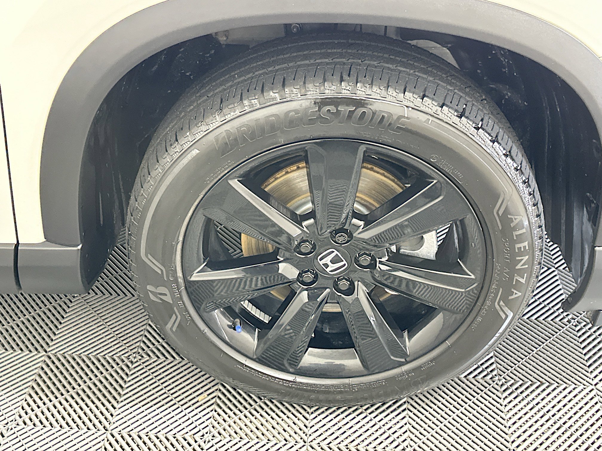 Used 2025 Honda Pilot Black Edition image 11