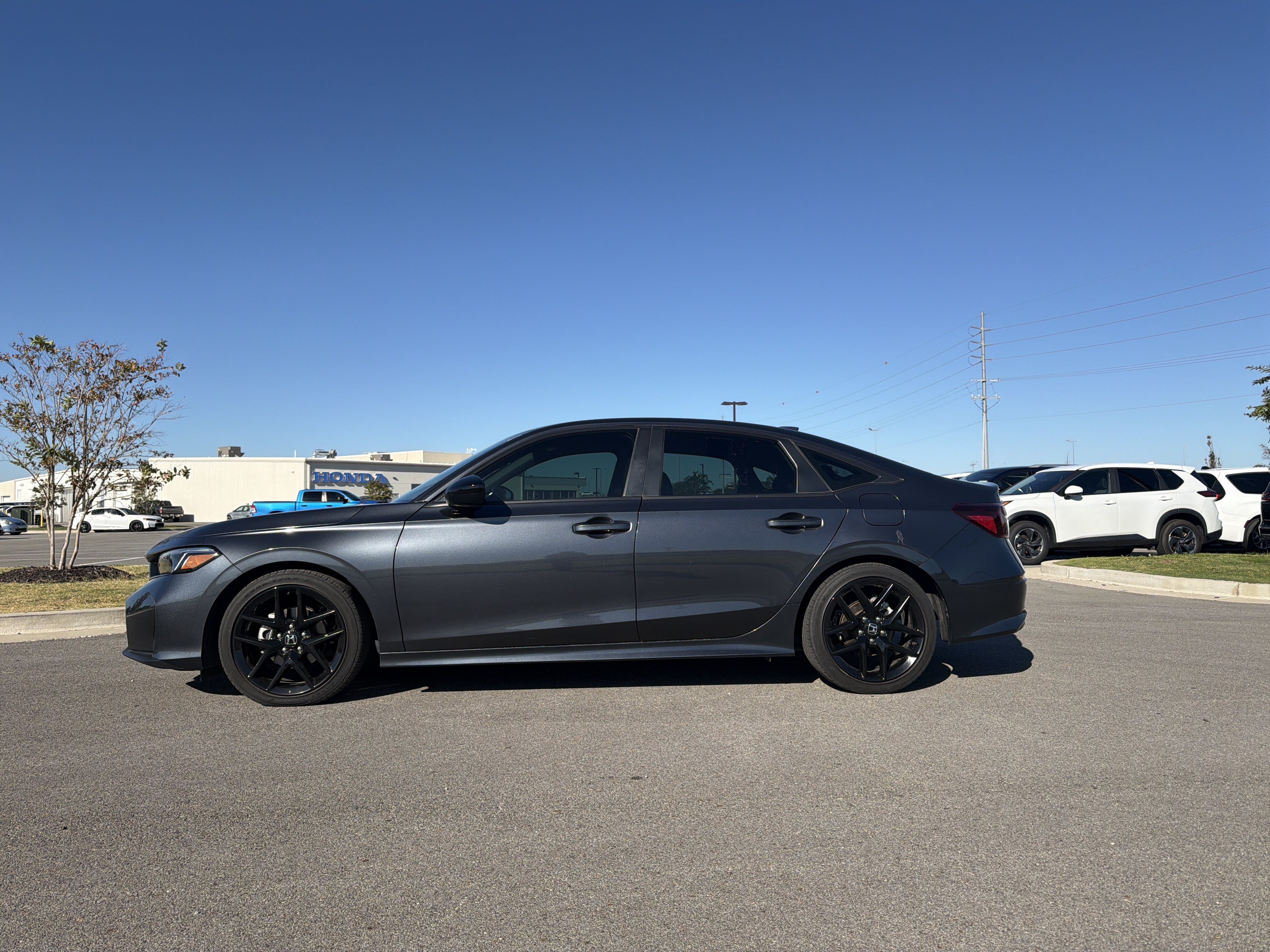 Used 2025 Honda Civic Sport image 2