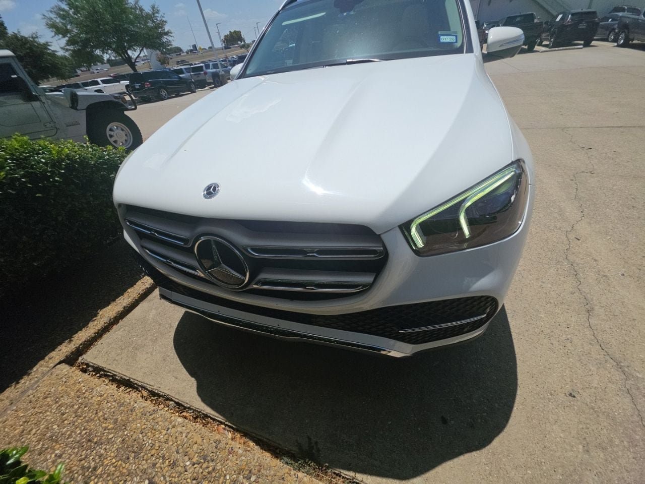 Used 2022 Mercedes-Benz GLE 350 w/ Premium Package image 2