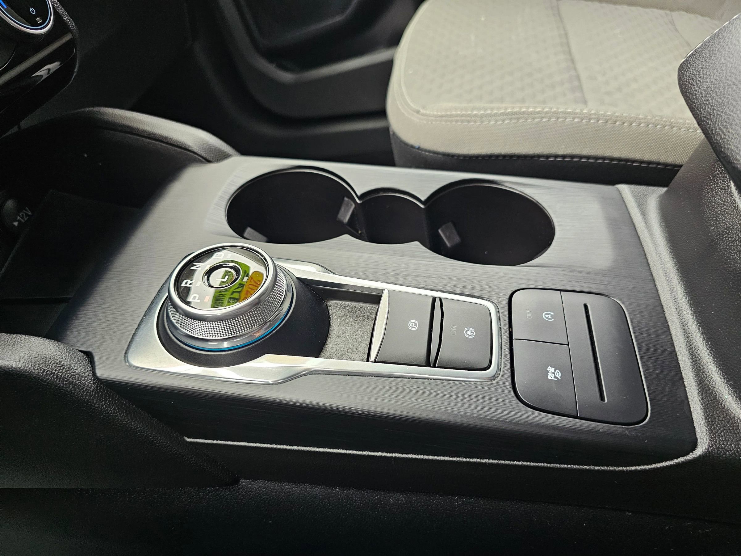 Used 2022 Ford Escape SE w/ Cold Weather Package image 22