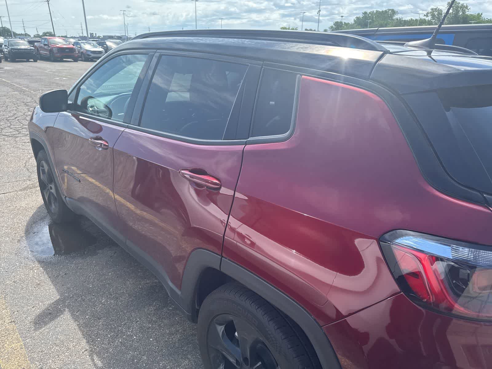 Used 2021 Jeep Compass Latitude w/ Sun and Sound Group AWD/4WD image 13