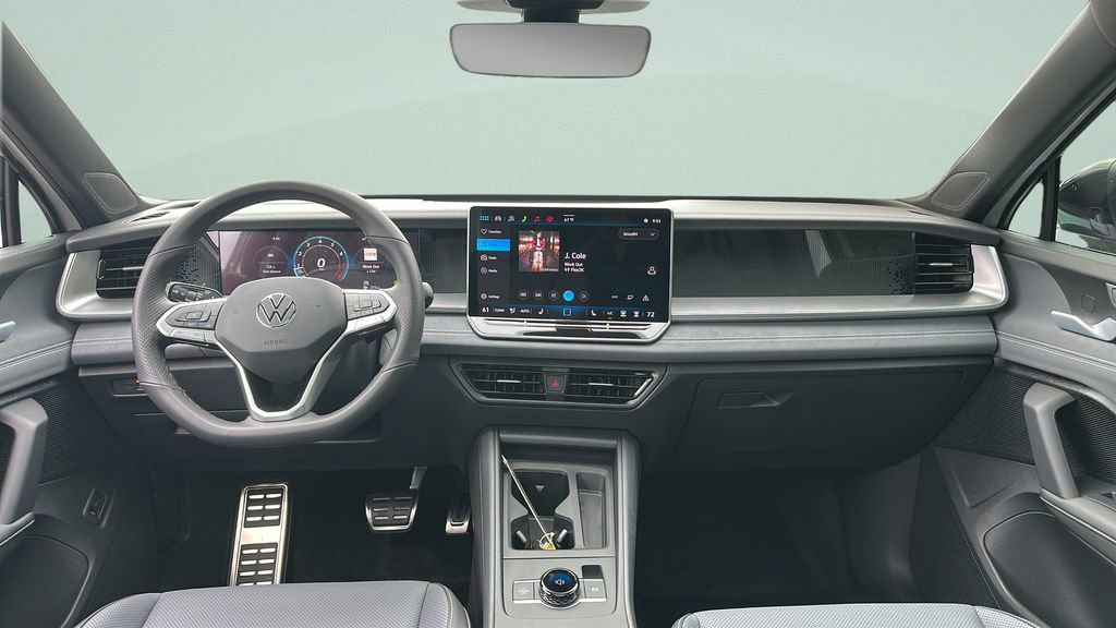 New 2026 Volkswagen Tiguan SE R-Line image 11