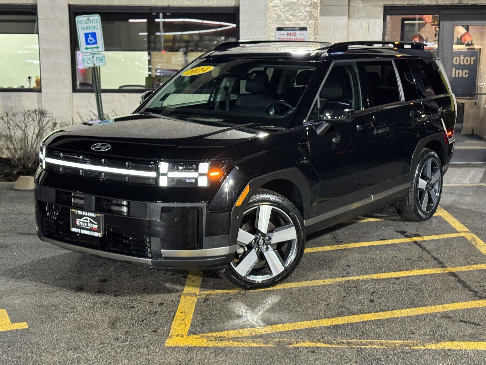 Used 2024 Hyundai Santa Fe Limited image 2