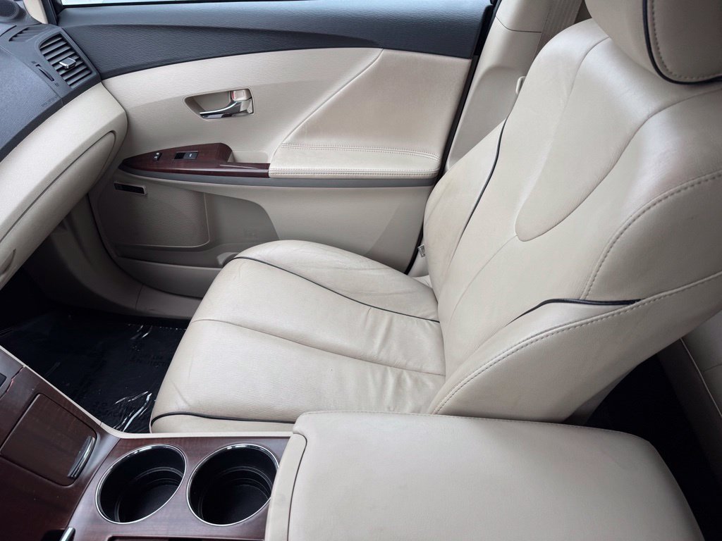 Used 2011 Toyota Venza AWD w/ Premium Pkg #2 image 24