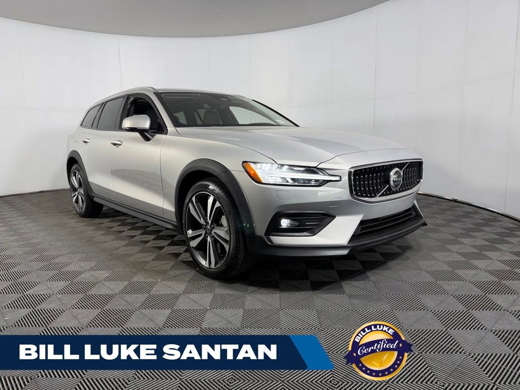 Used 2025 Volvo V60 B5 Cross Country Plus AWD/4WD image 1