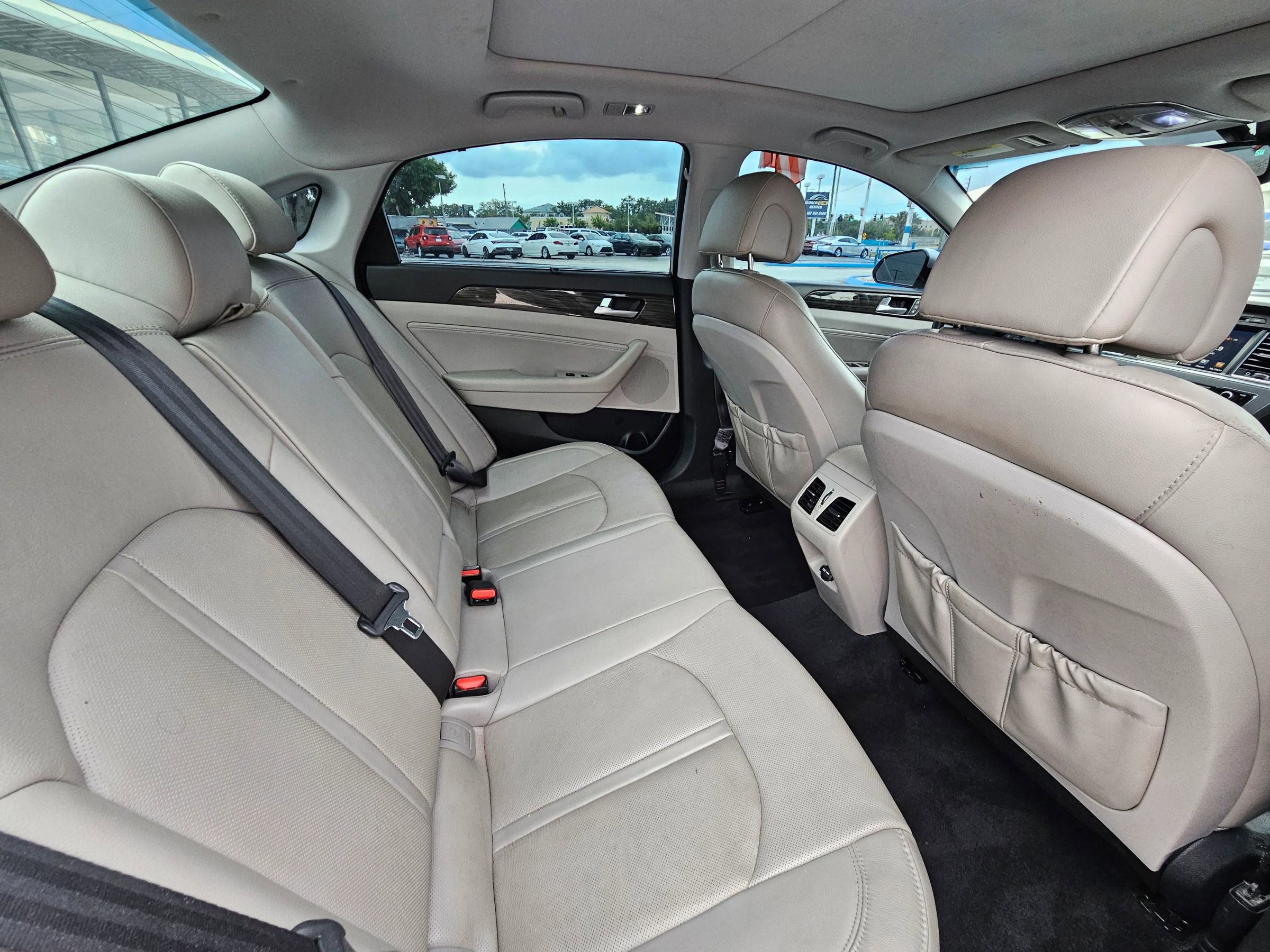 Used 2015 Hyundai Sonata Limited w/ Option Group 06 FWD image 10
