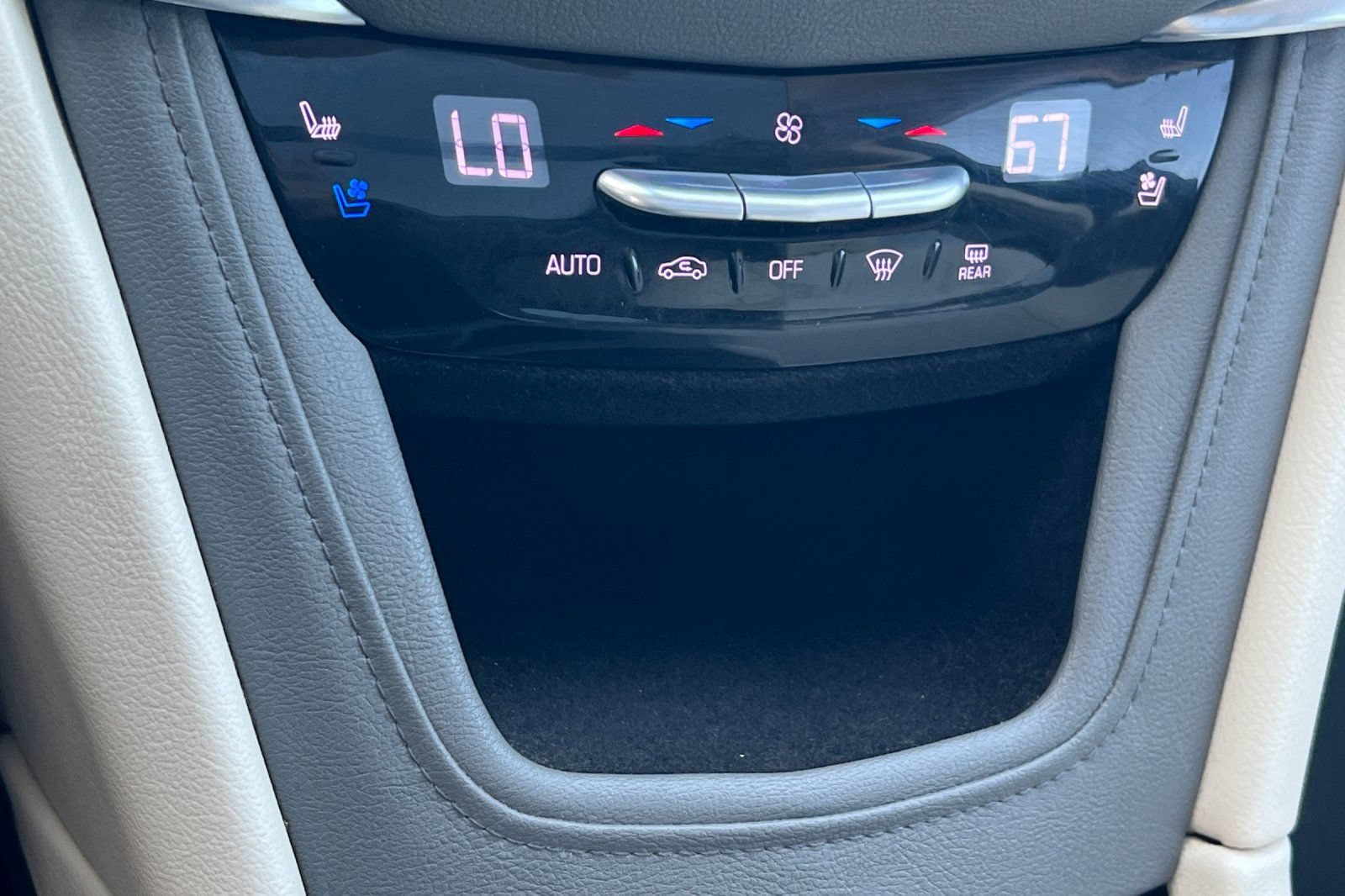 Used 2018 Cadillac XT5 Premium Luxury AWD/4WD image 18
